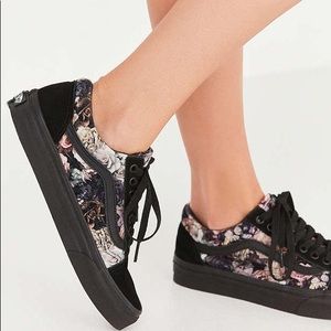 NWOT Vans Old Skool Velvet Black Floral